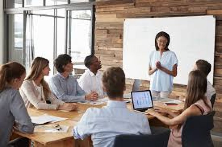 ChatGPT e IA - As empresas devem treinar seus funcionários?